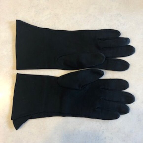 Elegant Wrist Length Black Vintage Cuffed Gloves Excellent Condition Small Med - Picture 4 of 10